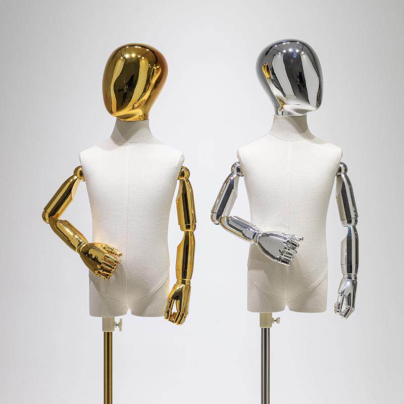 Baby Clothing Rack - Kledingpop Baby Corps met vergulde hoofdarm,